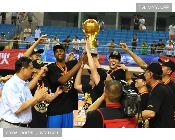 多队公布非保障合同球员名单，训练营竞争激烈